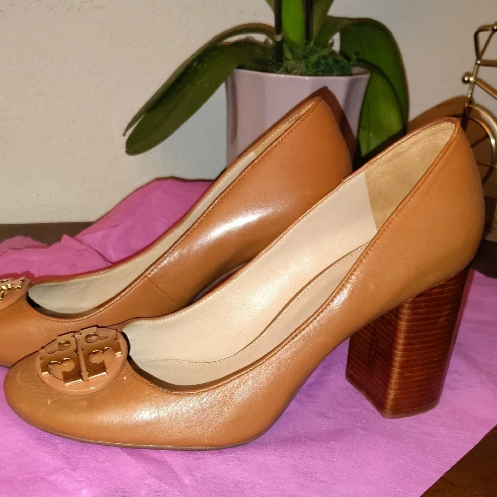 Tory Burch Camel Leather Jamey Pumps 10.5. - Picture 8 of 9